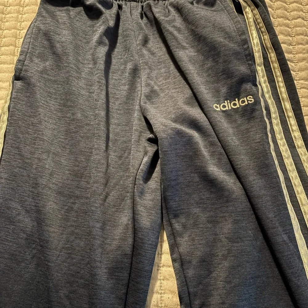 Youth large/XL lot of shirts, and athletic pants - Picture 4 of 9